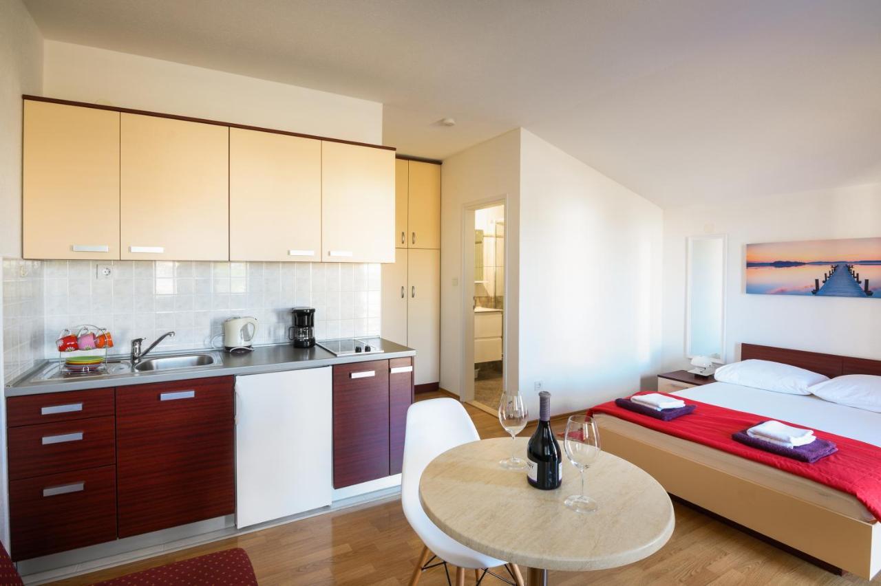 Apartments Blatancic Vodice Eksteriør billede