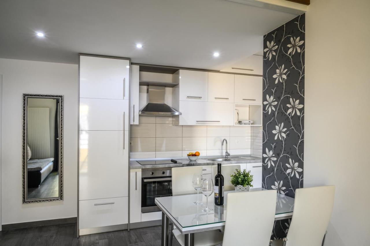 Apartments Blatancic Vodice Eksteriør billede